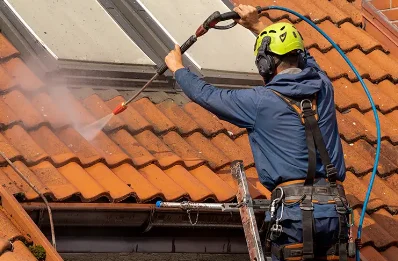 Démoussage et hydrofuge de toiture à Maing
